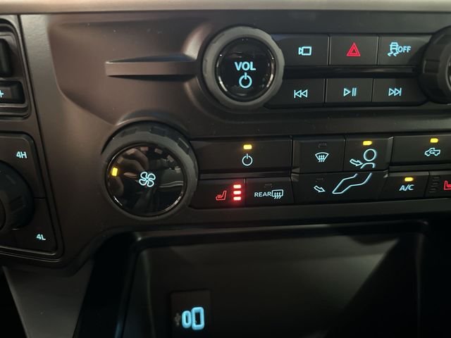 New 2026 Oxford White Ford F-250® XLT image 31