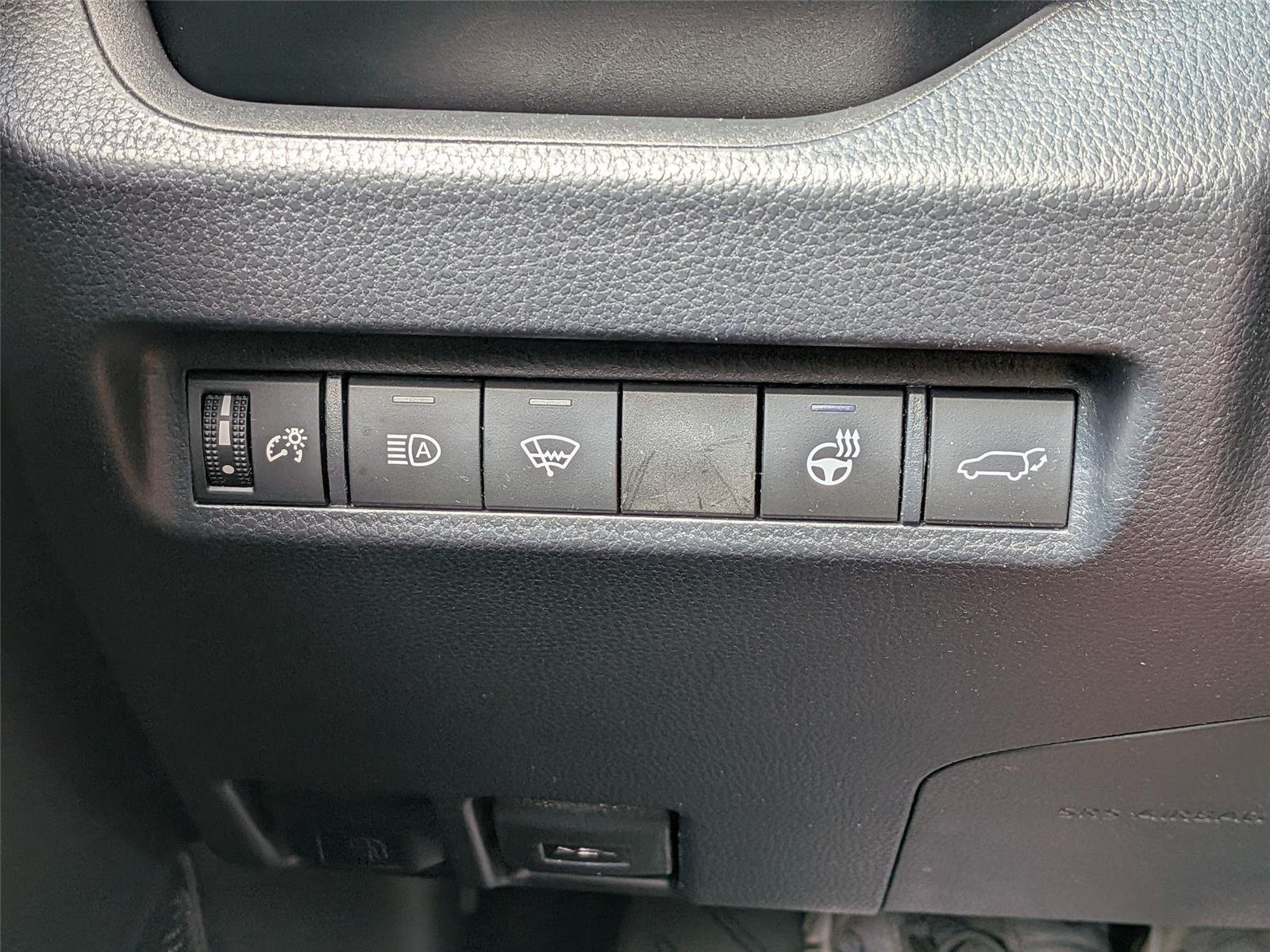 Used 2020 Magnetic Gray Metallic TOYOTA  image 27