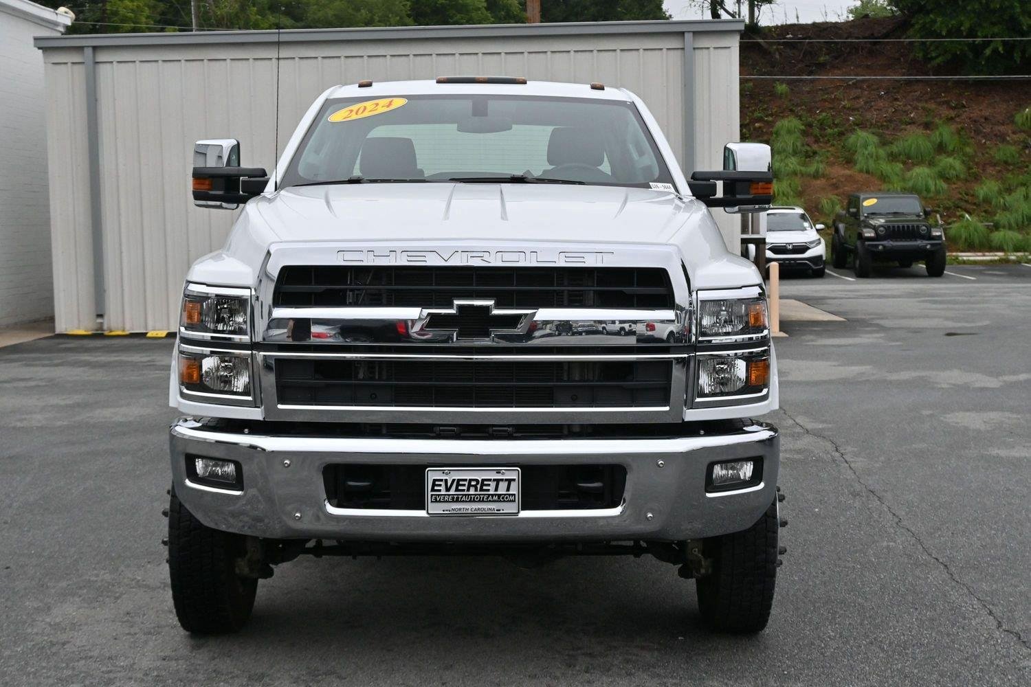 Used 2024 Summit White Chevrolet Work Truck image 2