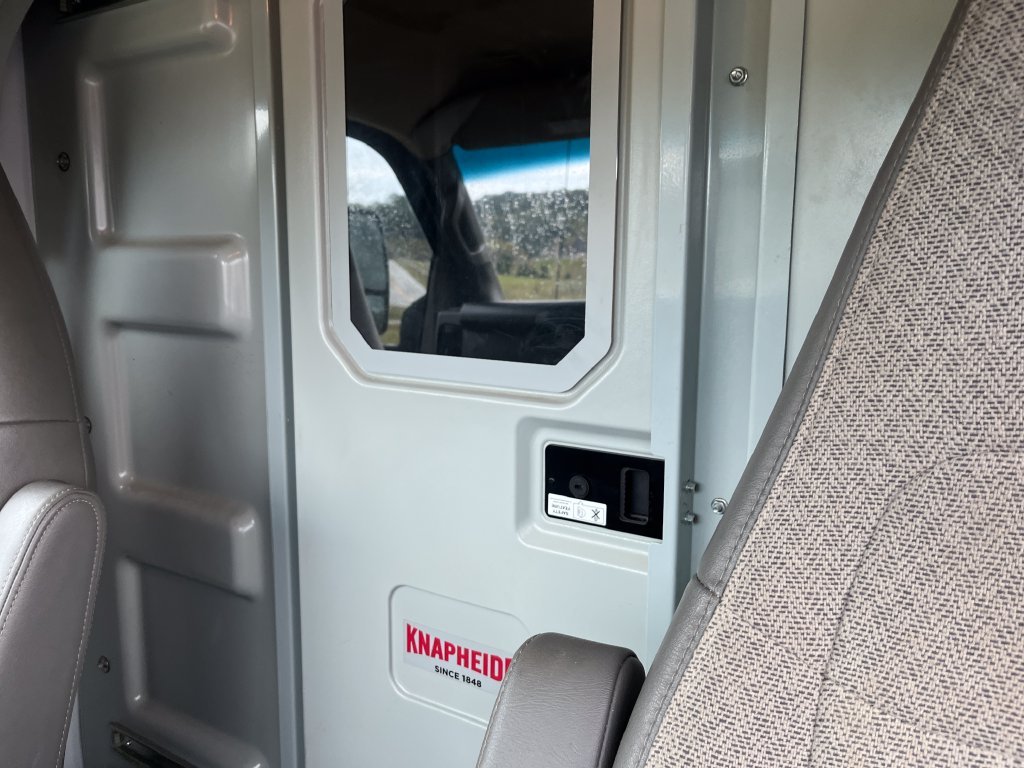 Used 2023 White GMC Work Van image 13