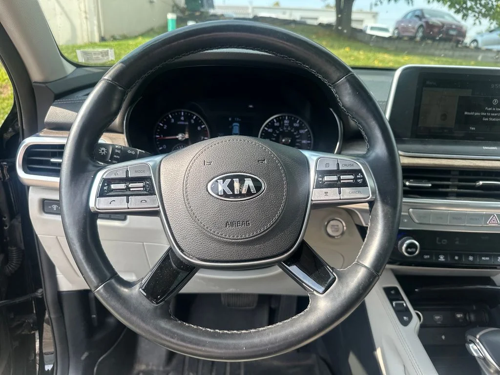 Used 2020 Black Kia EX image 13