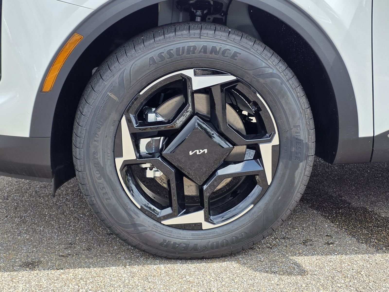 New 2026 White Kia EX image 20