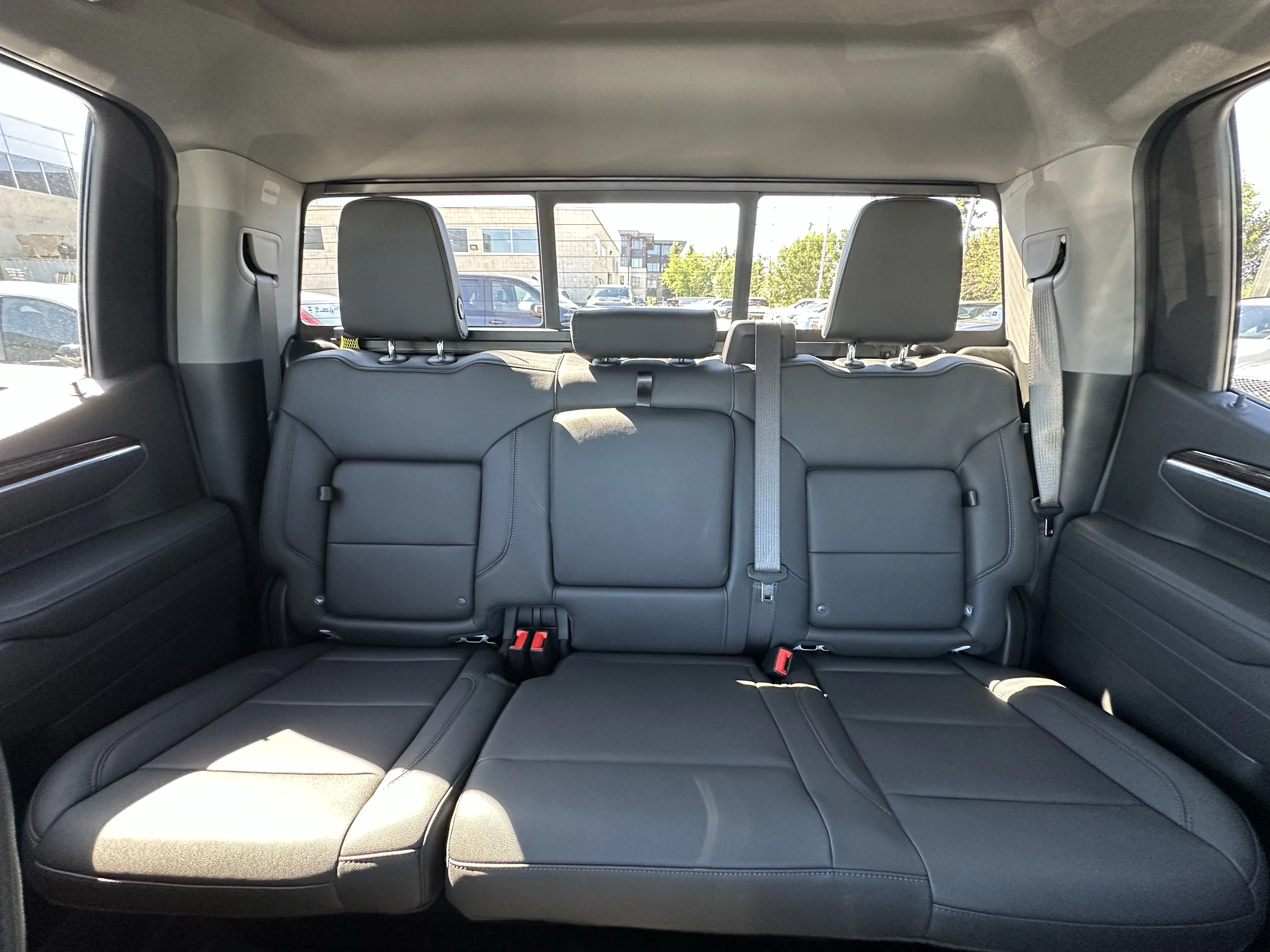 New 2026 Summit White GMC Elevation image 24