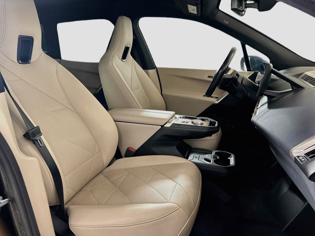 Used 2024 Storm Bay Metallic BMW xDrive50 image 29