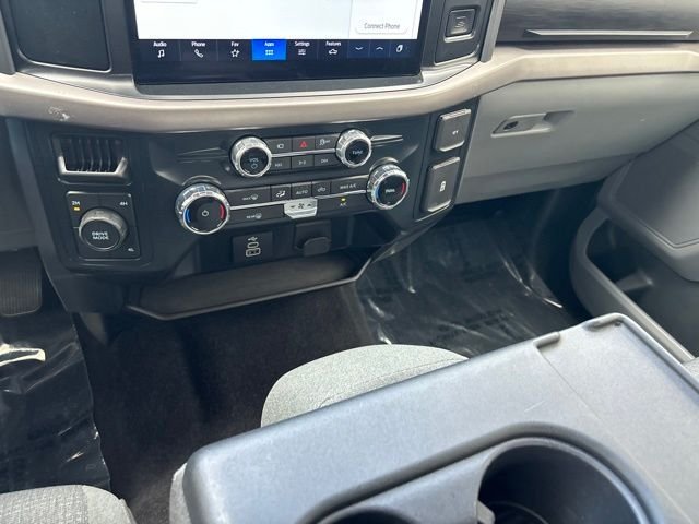 Used 2025 Silver Ford XLT image 28