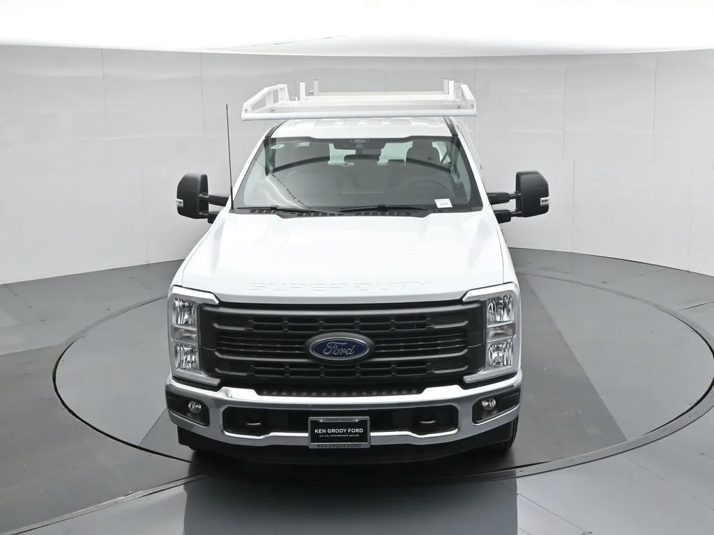 New 2026 Oxford White Ford XL image 42