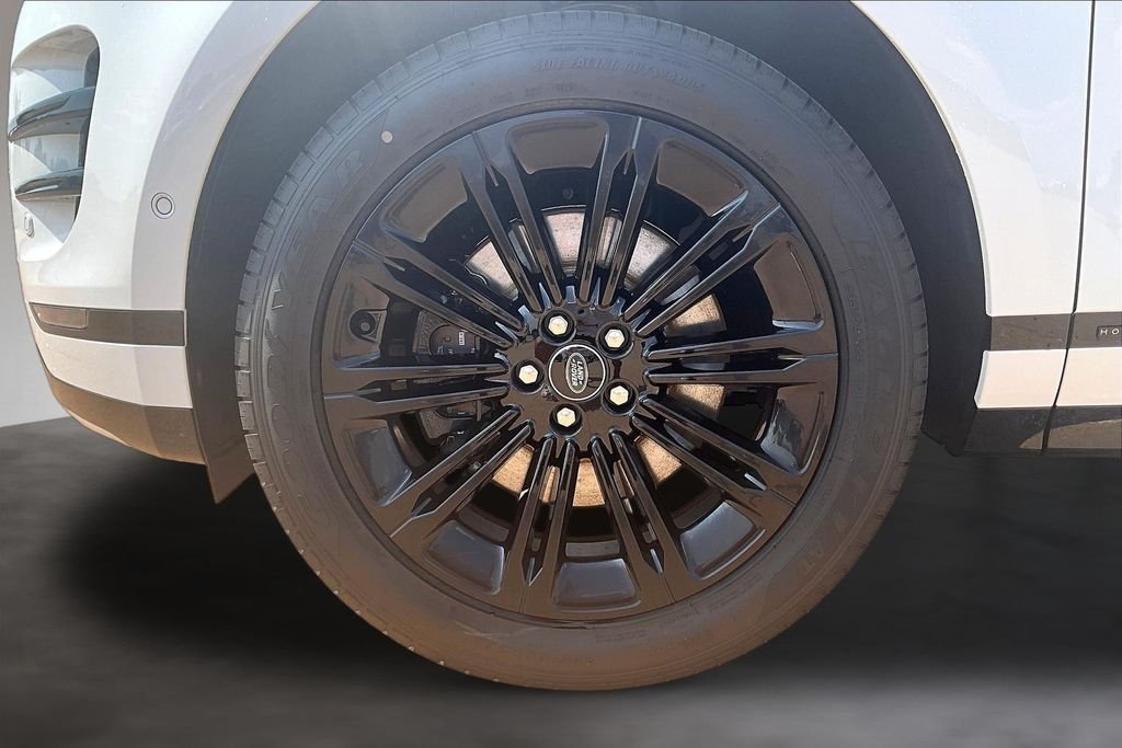 New 2026 Fuji White Land Rover Hoxton Edition image 12