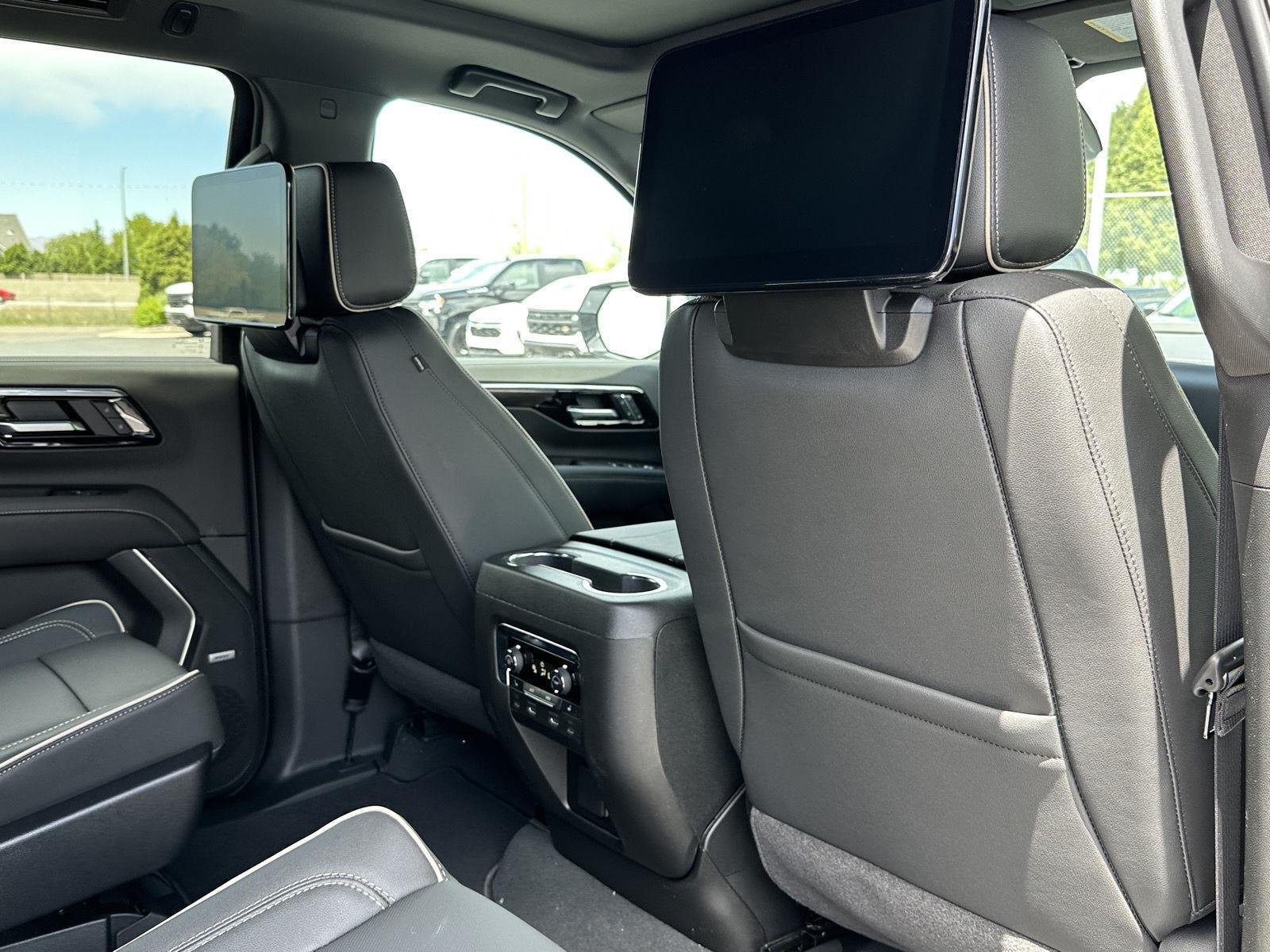 New 2026 Polar White Tricoat Chevrolet Premier image 40