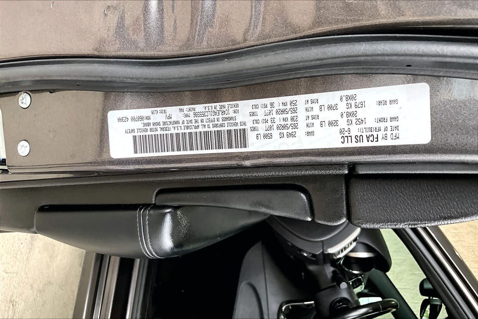 Used 2020 Granite Crystal Metallic Clearcoat Jeep Altitude image 31