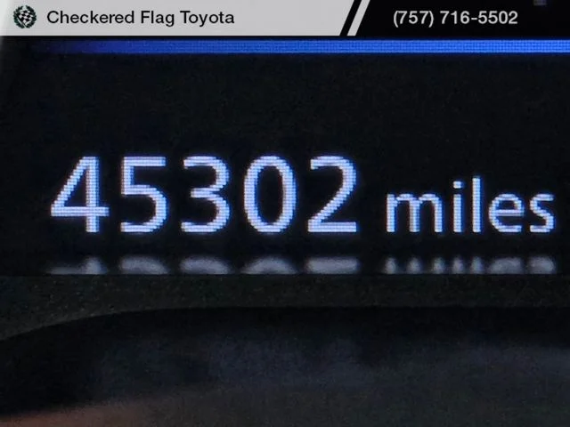 Used 2025 Gun Metallic Nissan 2.5 SV image 17