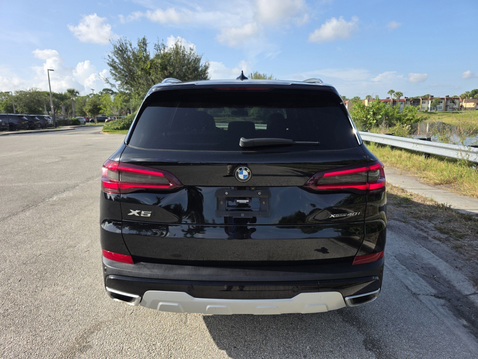 Used 2023 Jet Black BMW xDrive40i image 6