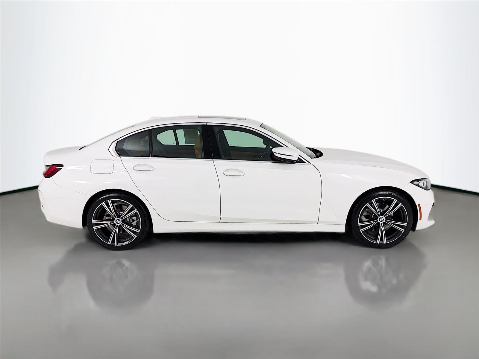 Used 2024 Alpine White BMW 330i image 24