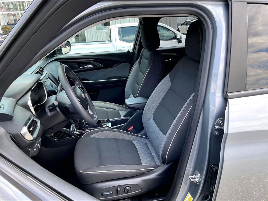 Used 2023 Gray Chevrolet LT image 10