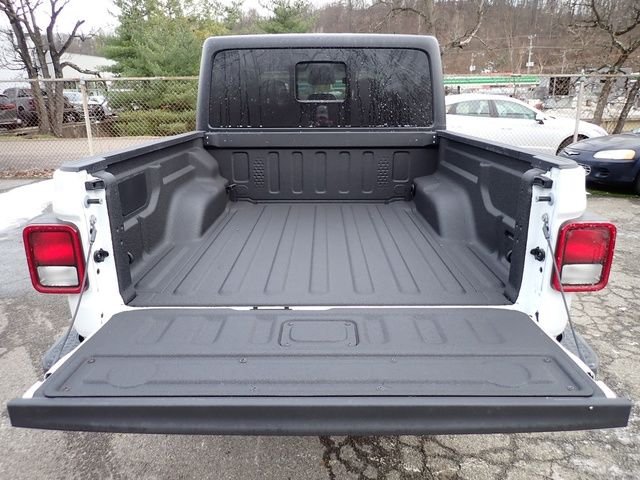 New 2026 Bright White Clear-Coat Exterior Paint Jeep Sport S image 6
