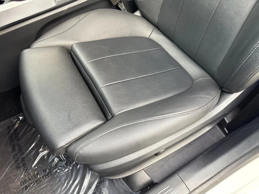 Used 2024 White Mercedes-Benz GLB 250 image 27