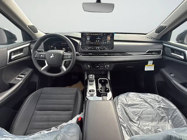 New 2026 Black Mitsubishi SE image 9