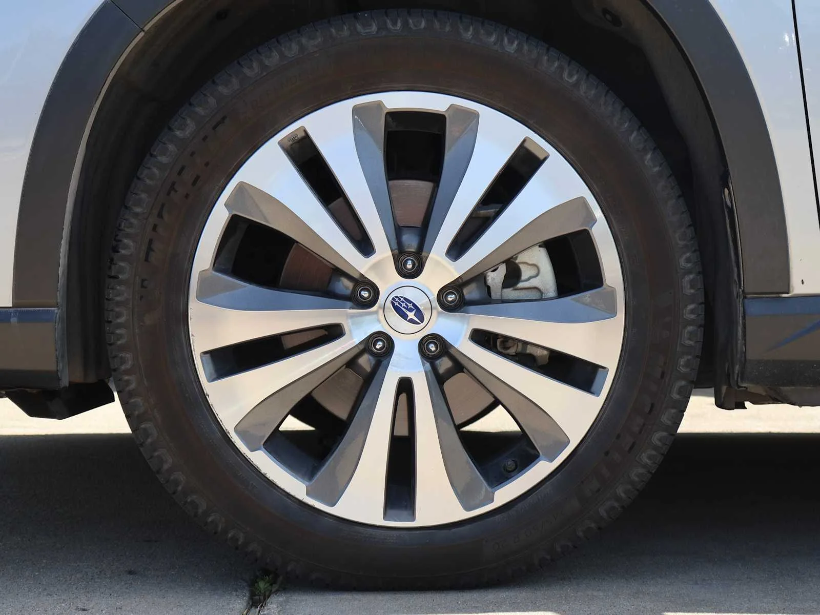 Used 2020 Ice Silver Metallic Subaru Limited image 7
