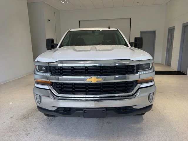Used 2018 Chevrolet Silverado 1500 LT with VIN 3GCUKREC5JG198364 for sale in Standish, MI