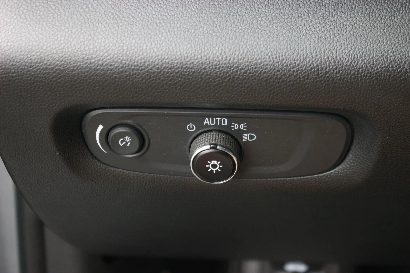 Used 2020 SATIN STEEL METALLIC Chevrolet LS image 27