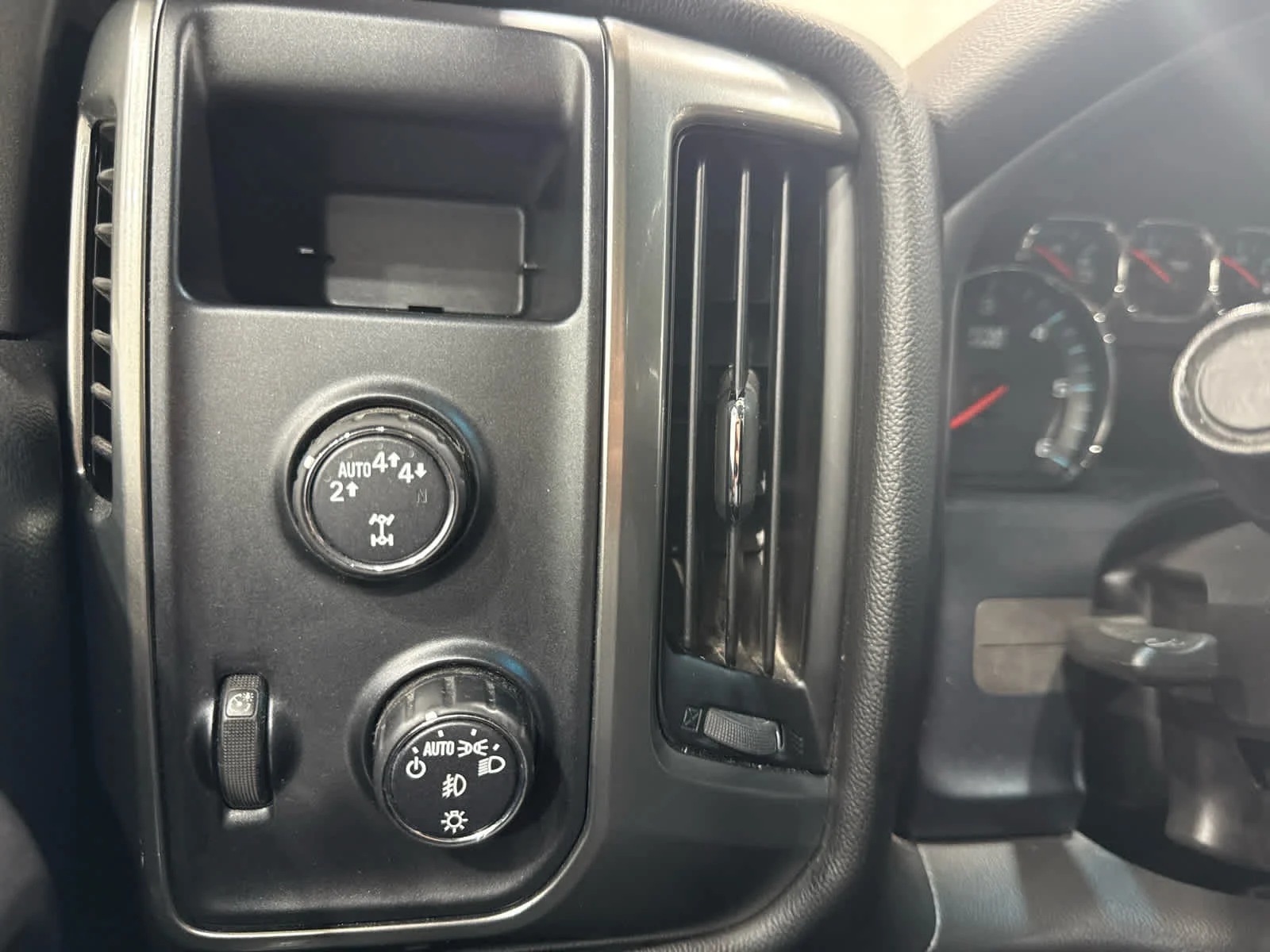 Used 2018 CAJUN RED TINTCOAT Chevrolet LT image 20