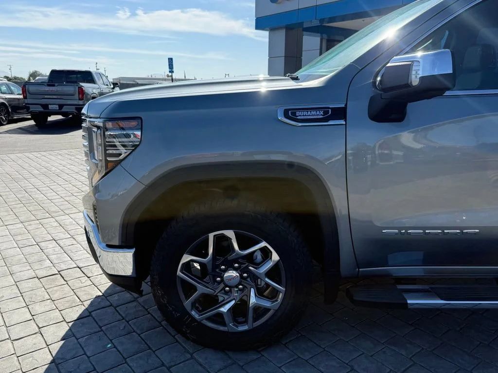 New 2026 Sterling Metallic GMC SLT image 5