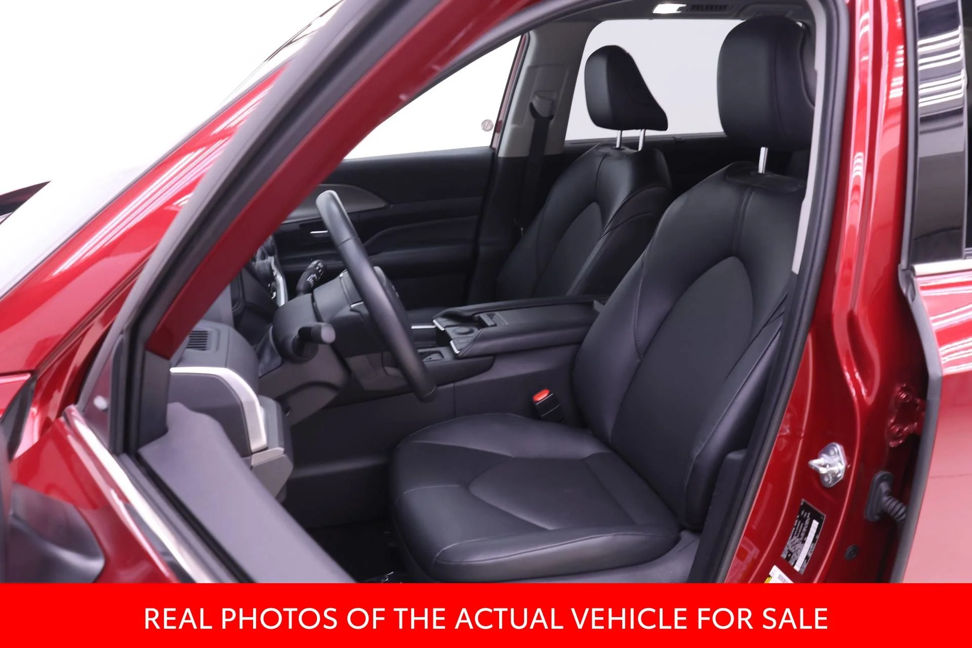 Used 2025 Red Toyota XLE image 4