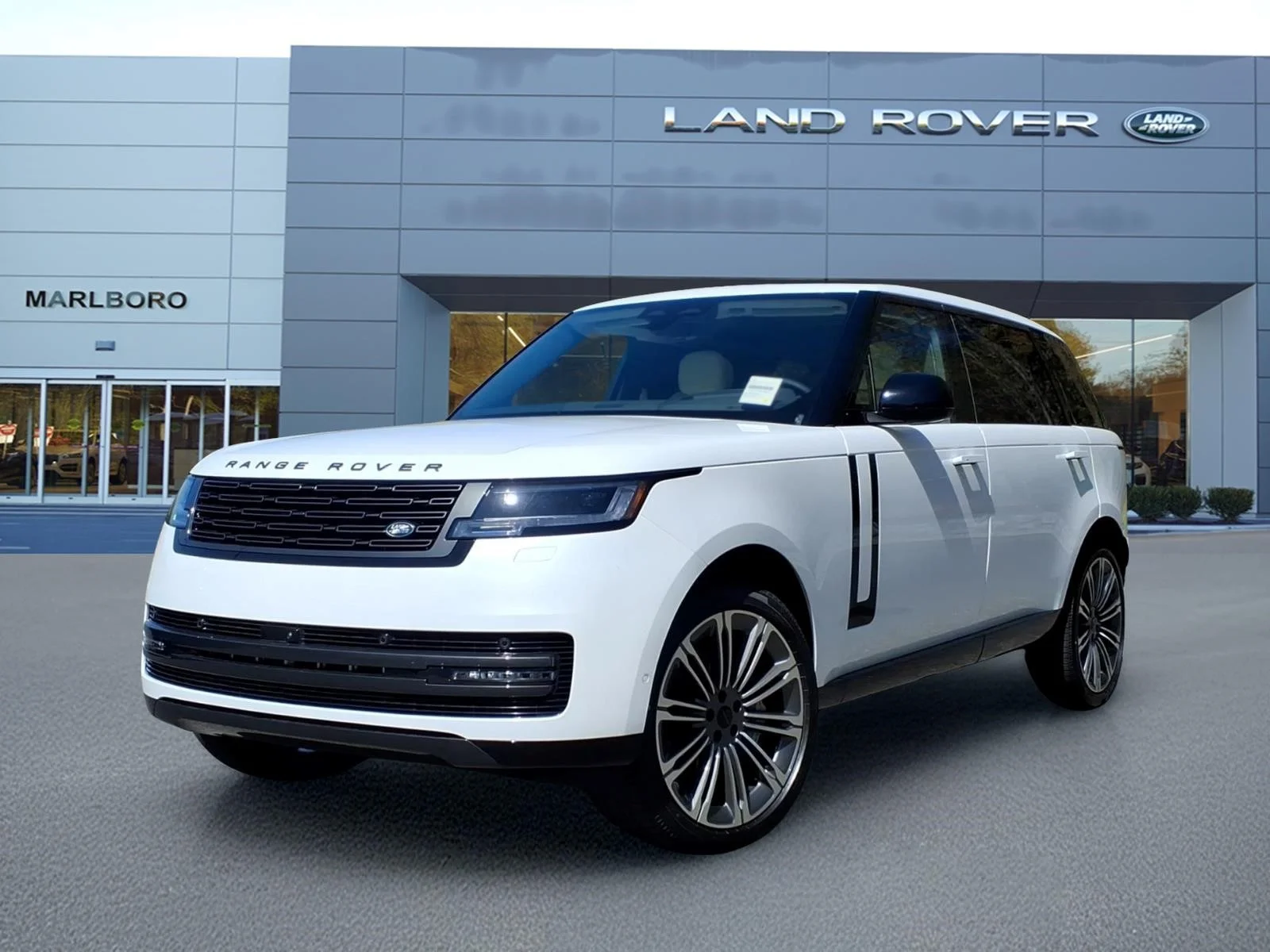 2026 Land Rover Range Rover 4.4 SE LWB 7's photo