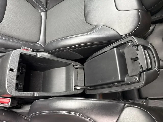 Used 2019 Velvet Red Pearlcoat Jeep Latitude Plus image 22