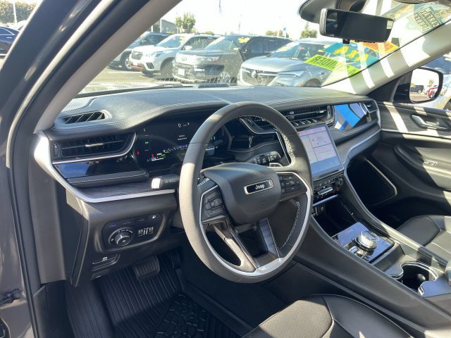 Used 2023 Gray Jeep BASE image 9