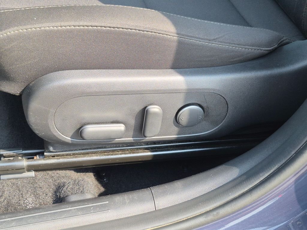 Used 2024 Blue Hyundai SEL image 13