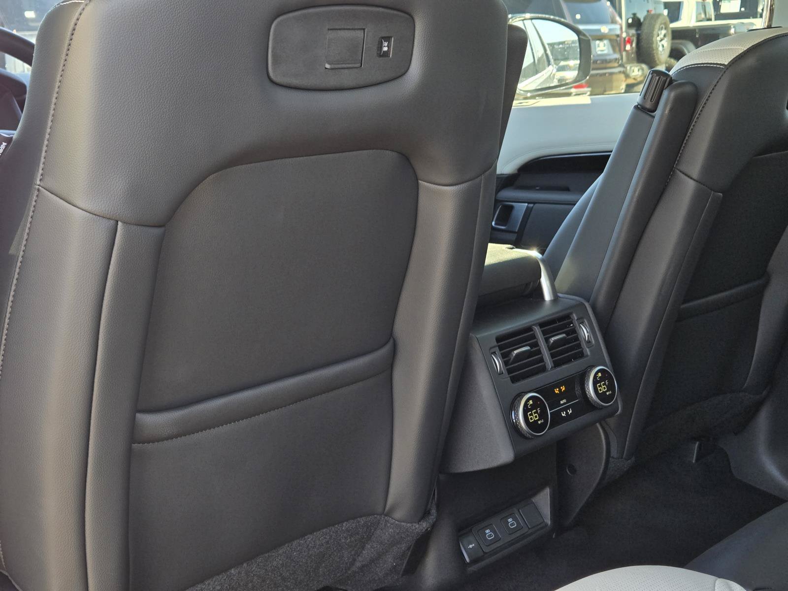 Used 2025 Fuji White Land Rover S image 19