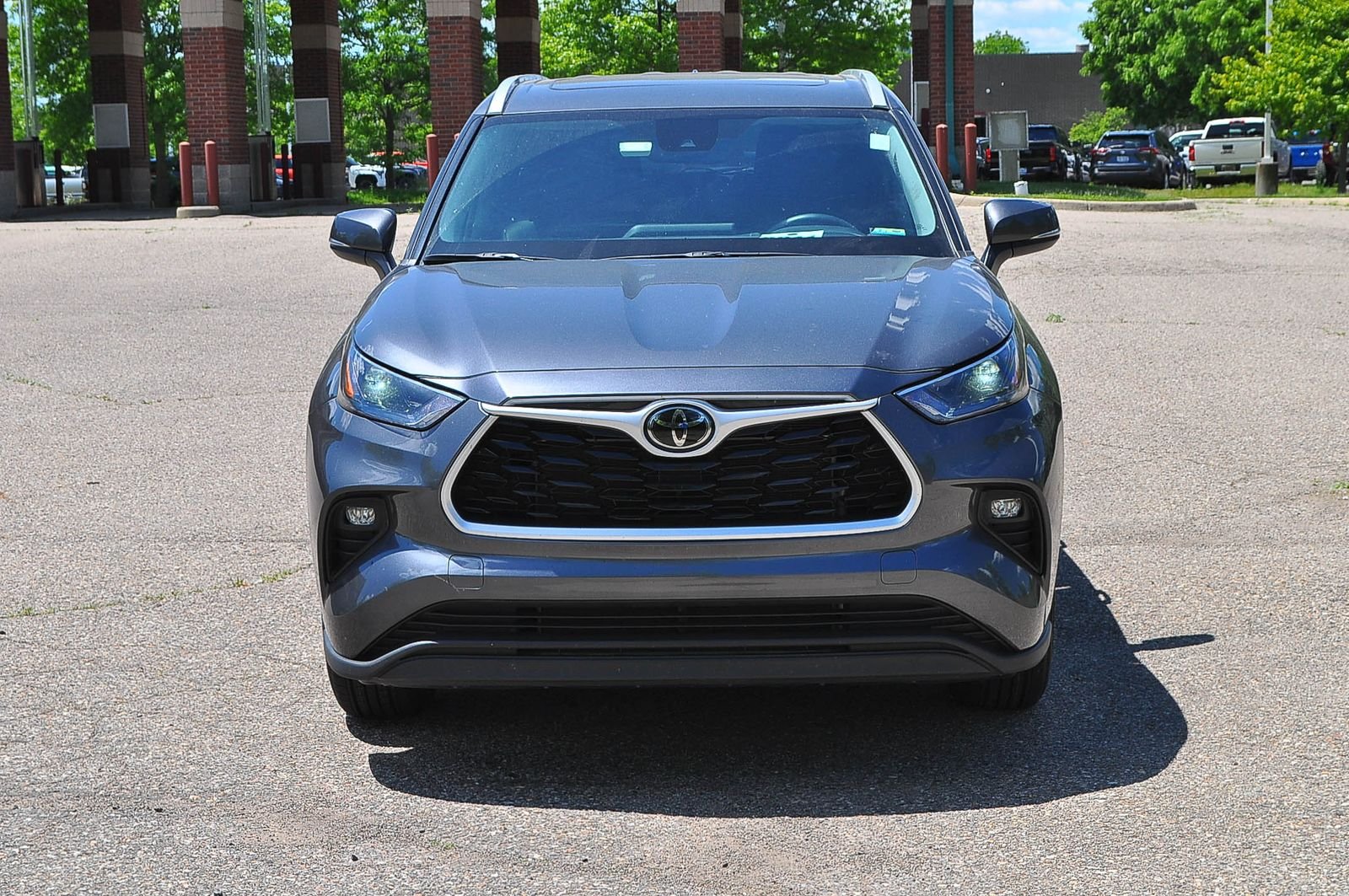 Used 2023 Gray Toyota XLE image 8