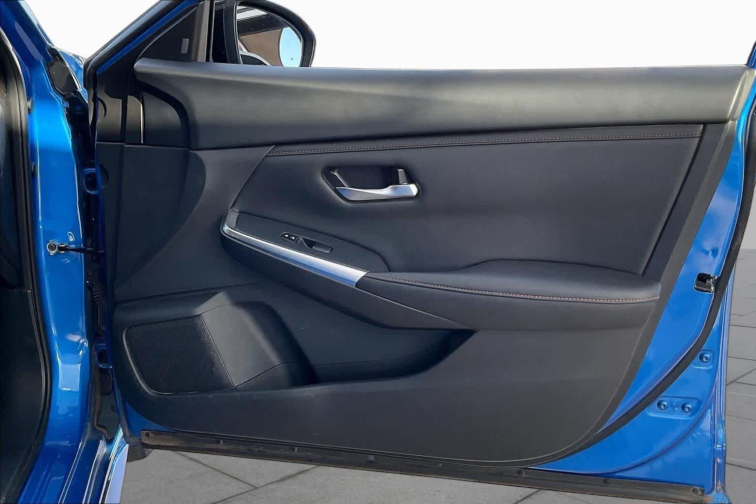 Used 2023 Electric Blue Metallic Nissan SR image 20