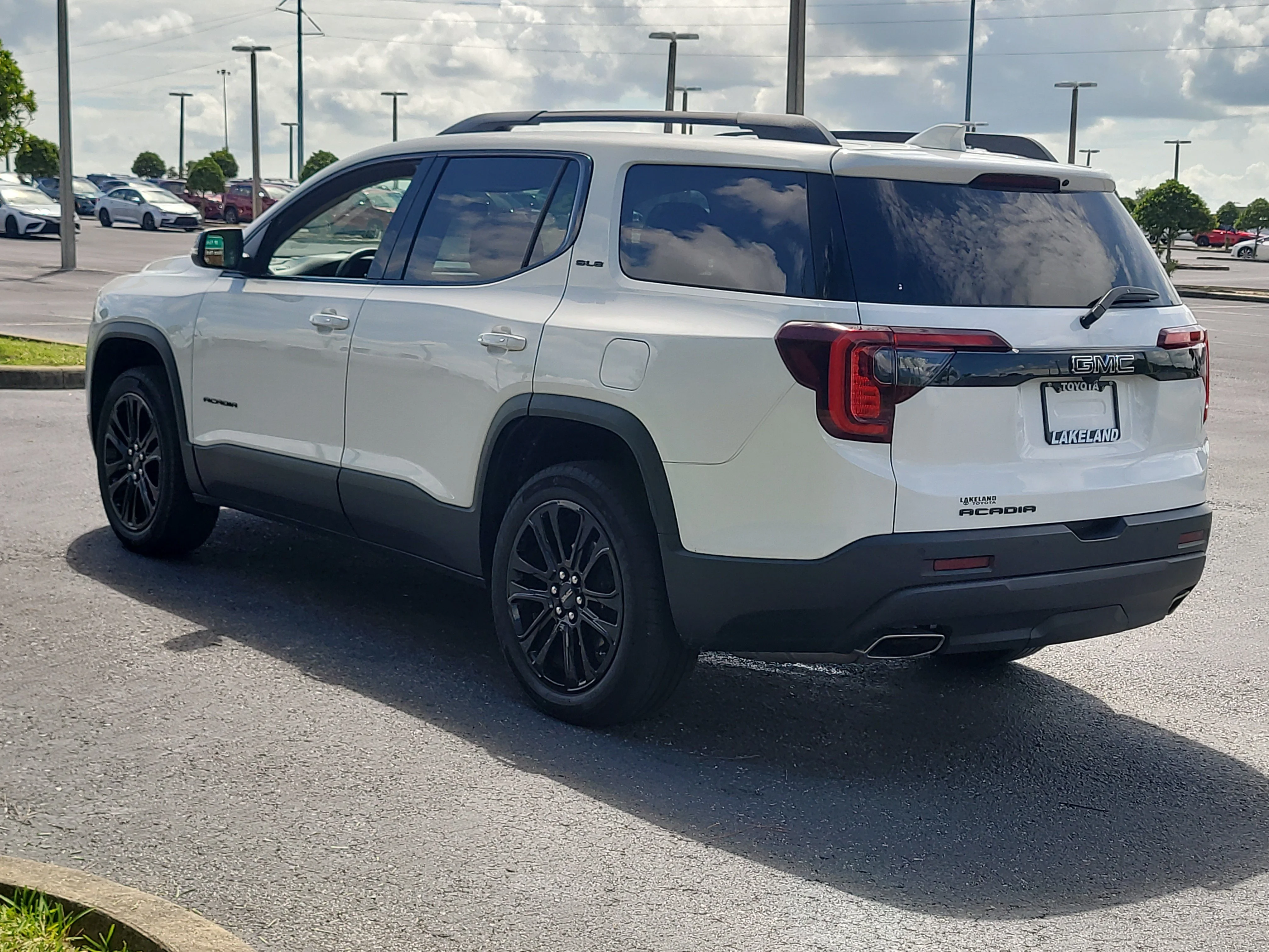 Used 2023 Summit White GMC SLE image 4