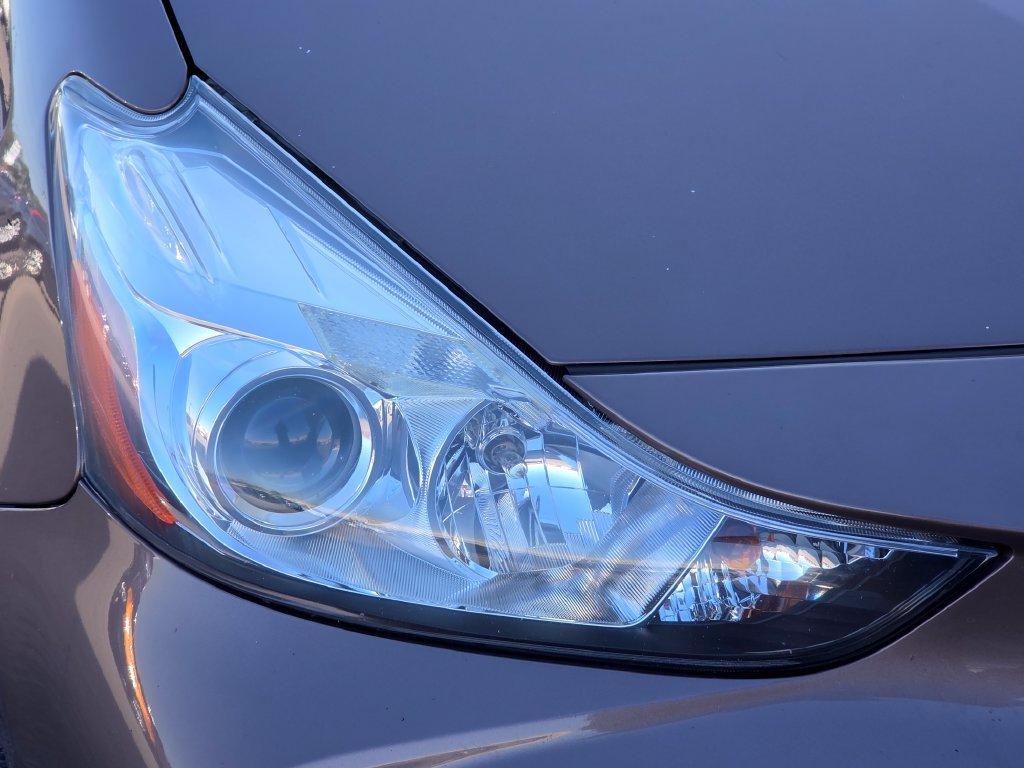 Used 2015 Brown Toyota Three image 14