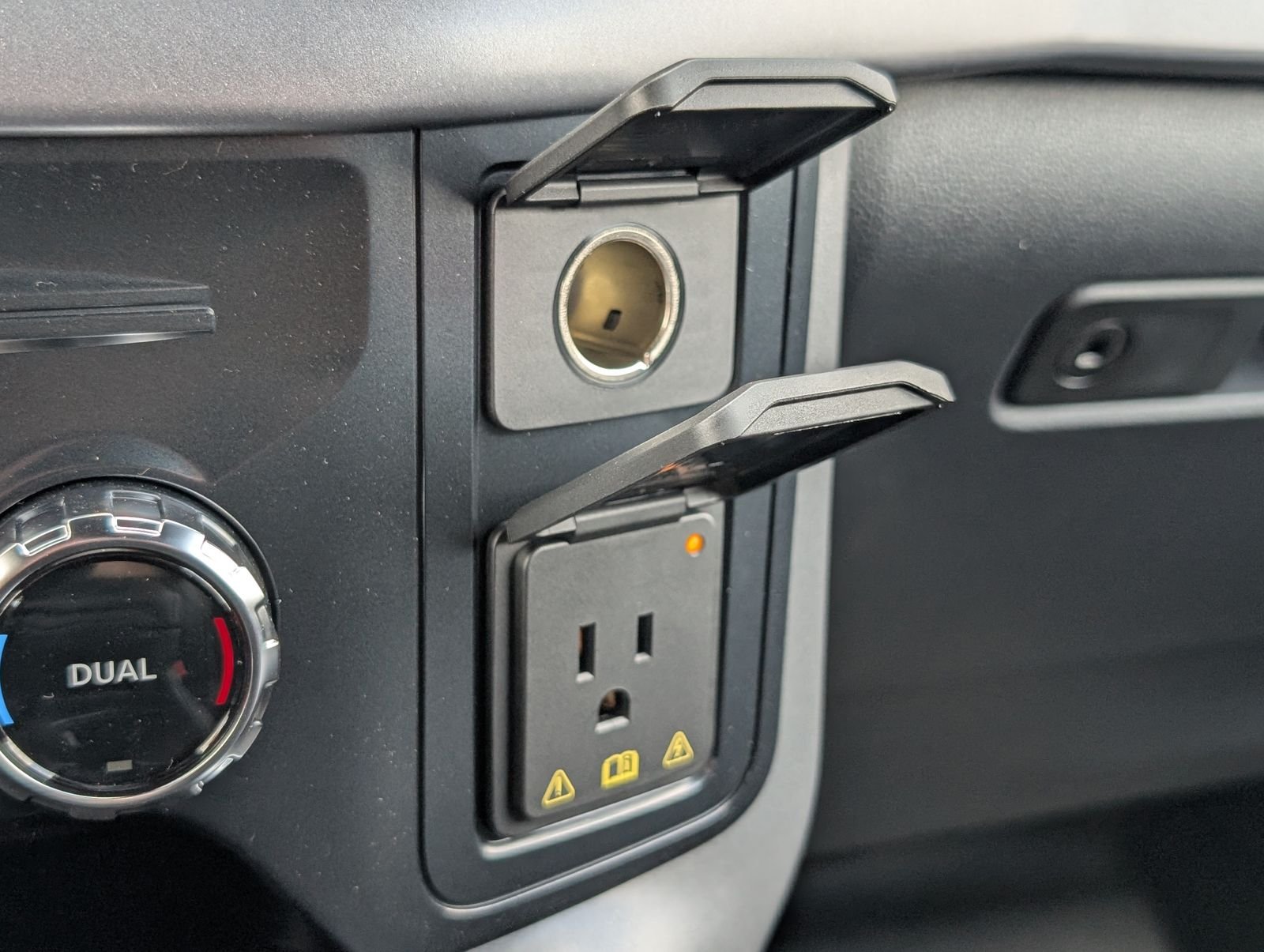 New 2026 Carbonized Gray Metallic Ford XLT image 22