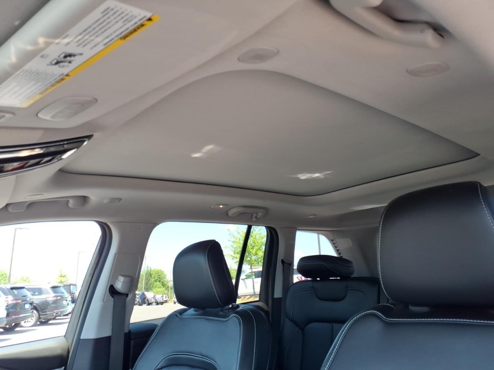 Used 2022 Baltic Gray Metallic Clearcoat Jeep BASE image 5