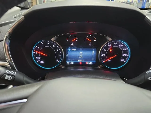 Used 2024 Summit White Chevrolet LT image 21