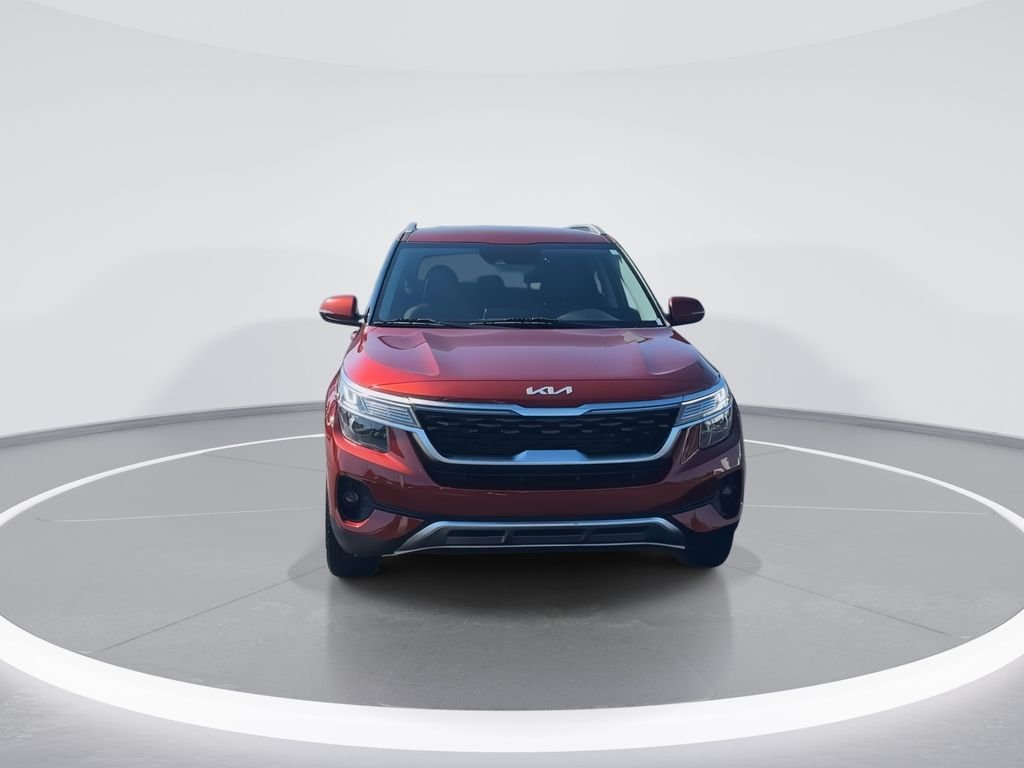 Used 2023 Orange Kia S image 3