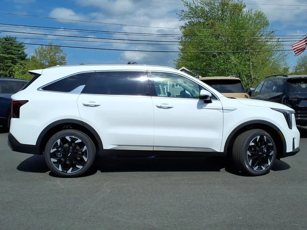 New 2026 White Kia EX image 3