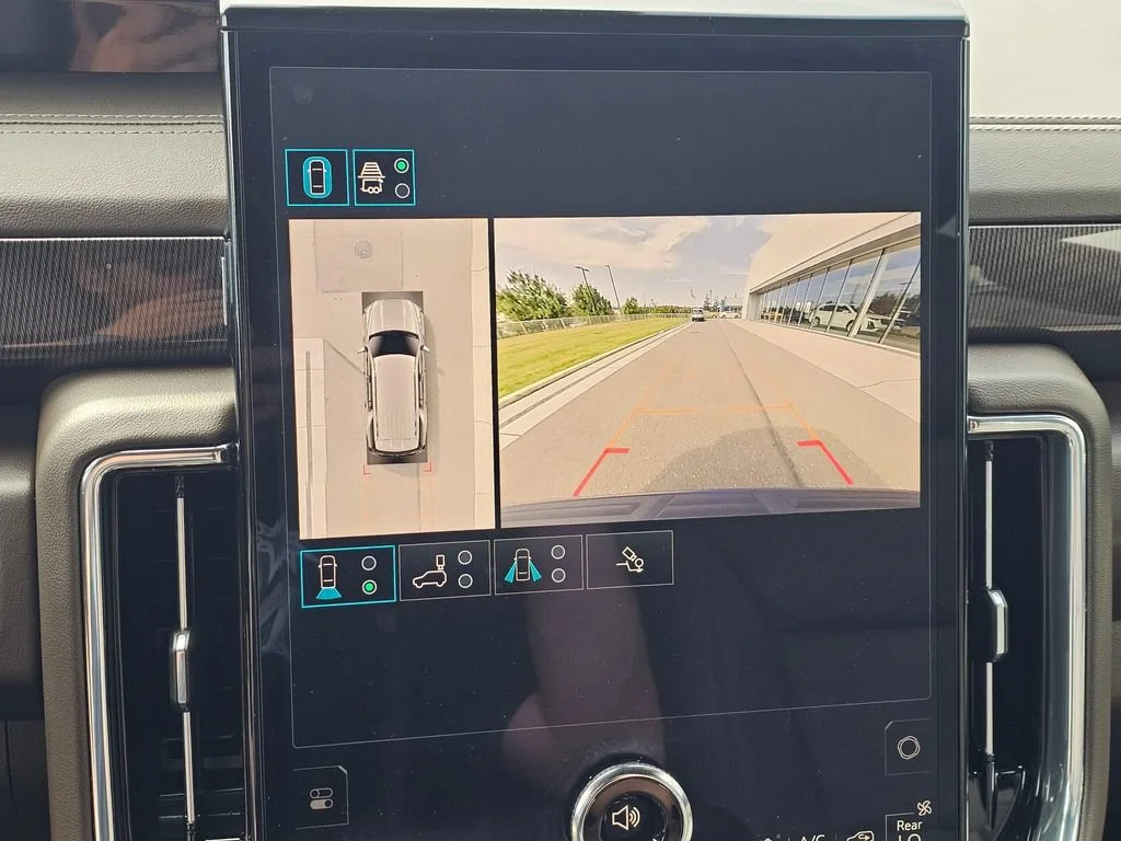 Used 2025 Downpour Metallic GMC Elevation image 33