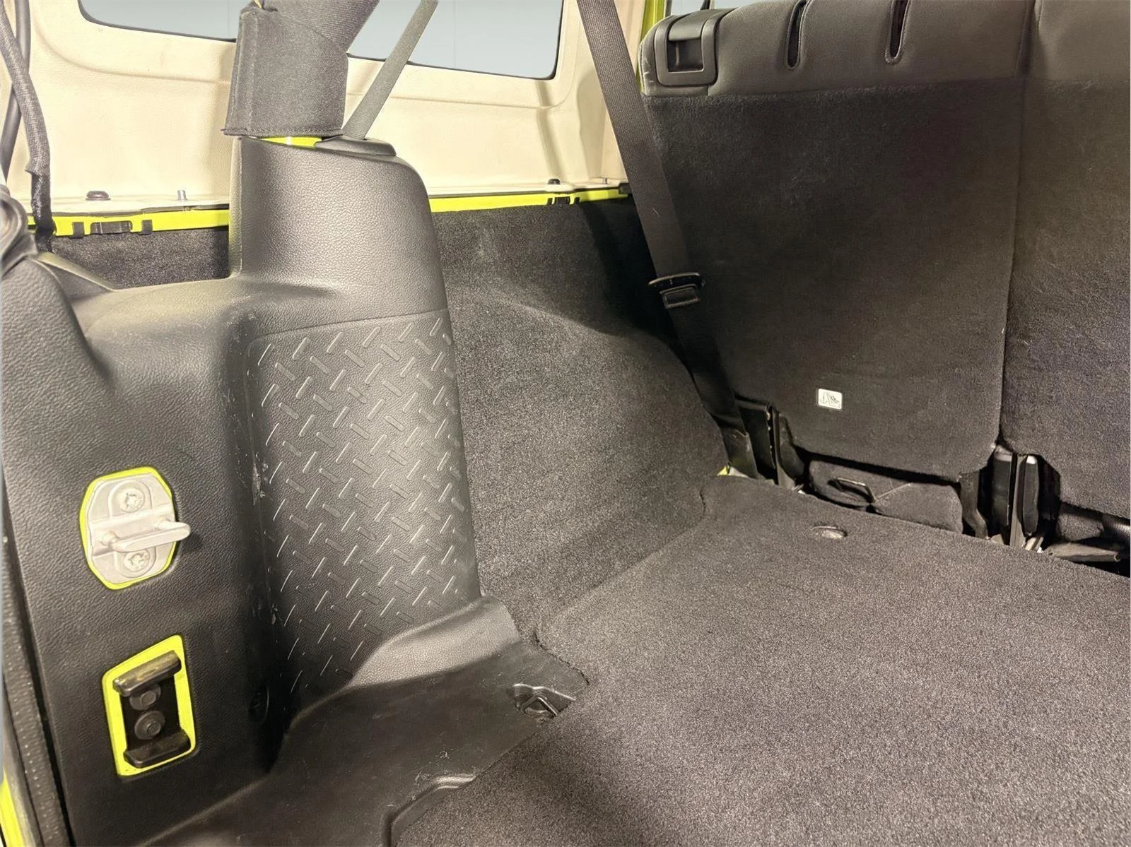 Used 2016 Hypergreen Clearcoat Jeep Sport image 7