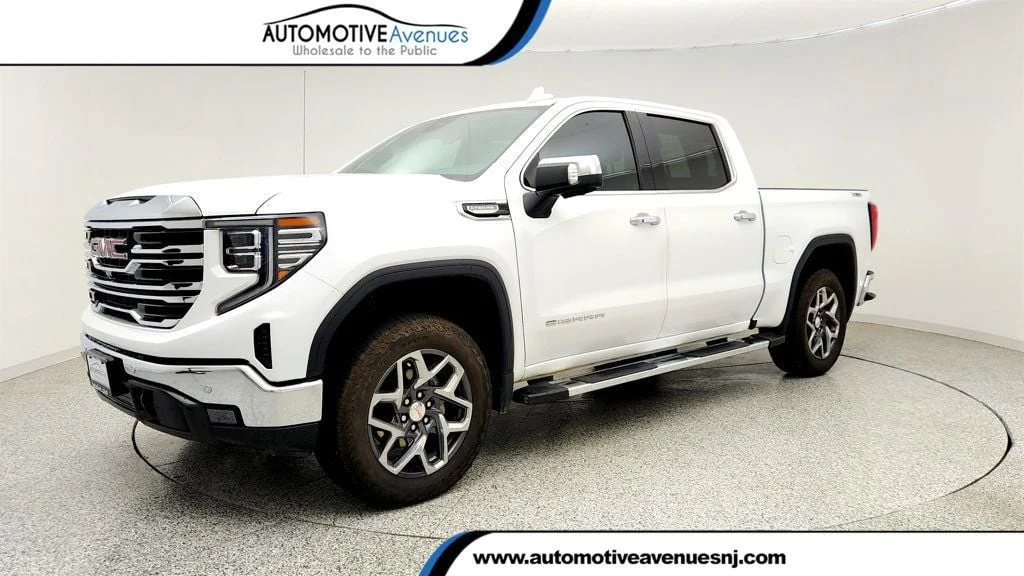 2024 GMC Sierra 4WD Crew Cab Short Box SLT's photo