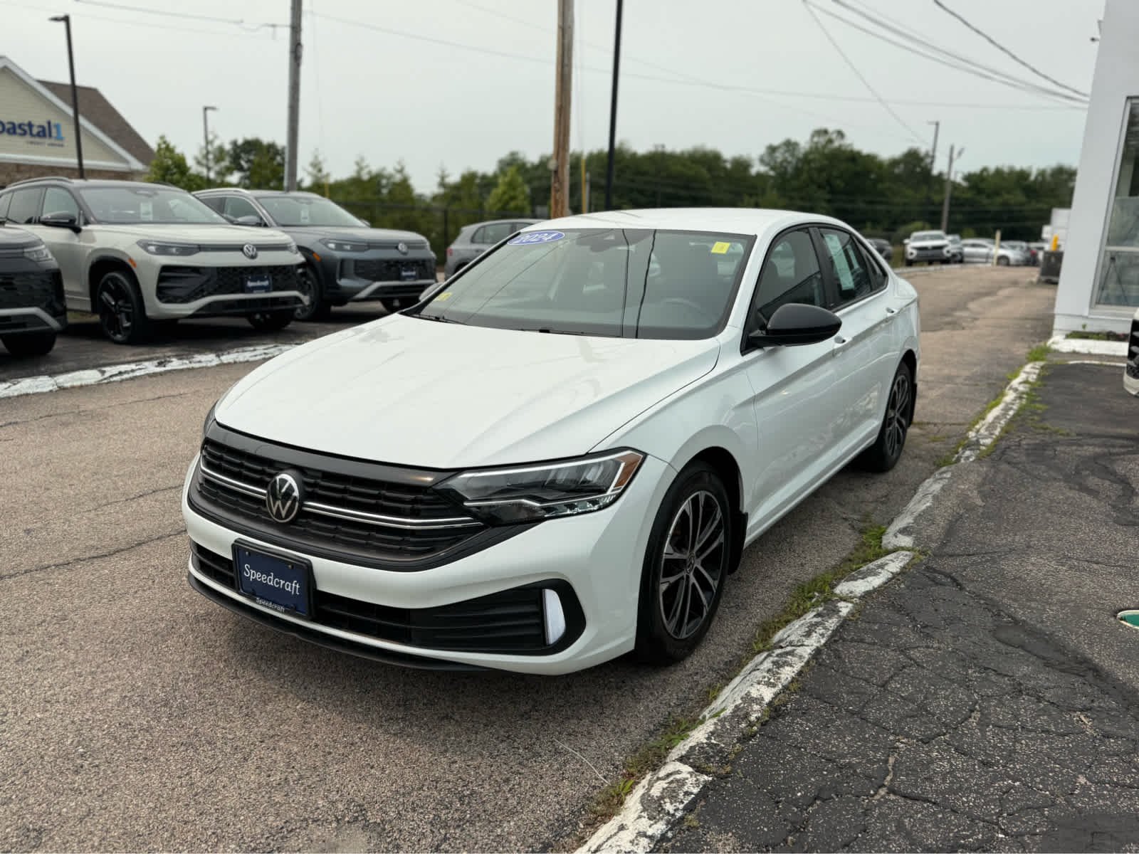 Used 2024 Pure White Volkswagen Sport image 3