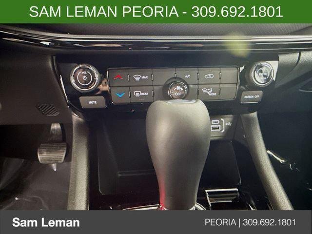New 2026 Red Hot Pearlcoat Jeep Latitude image 15