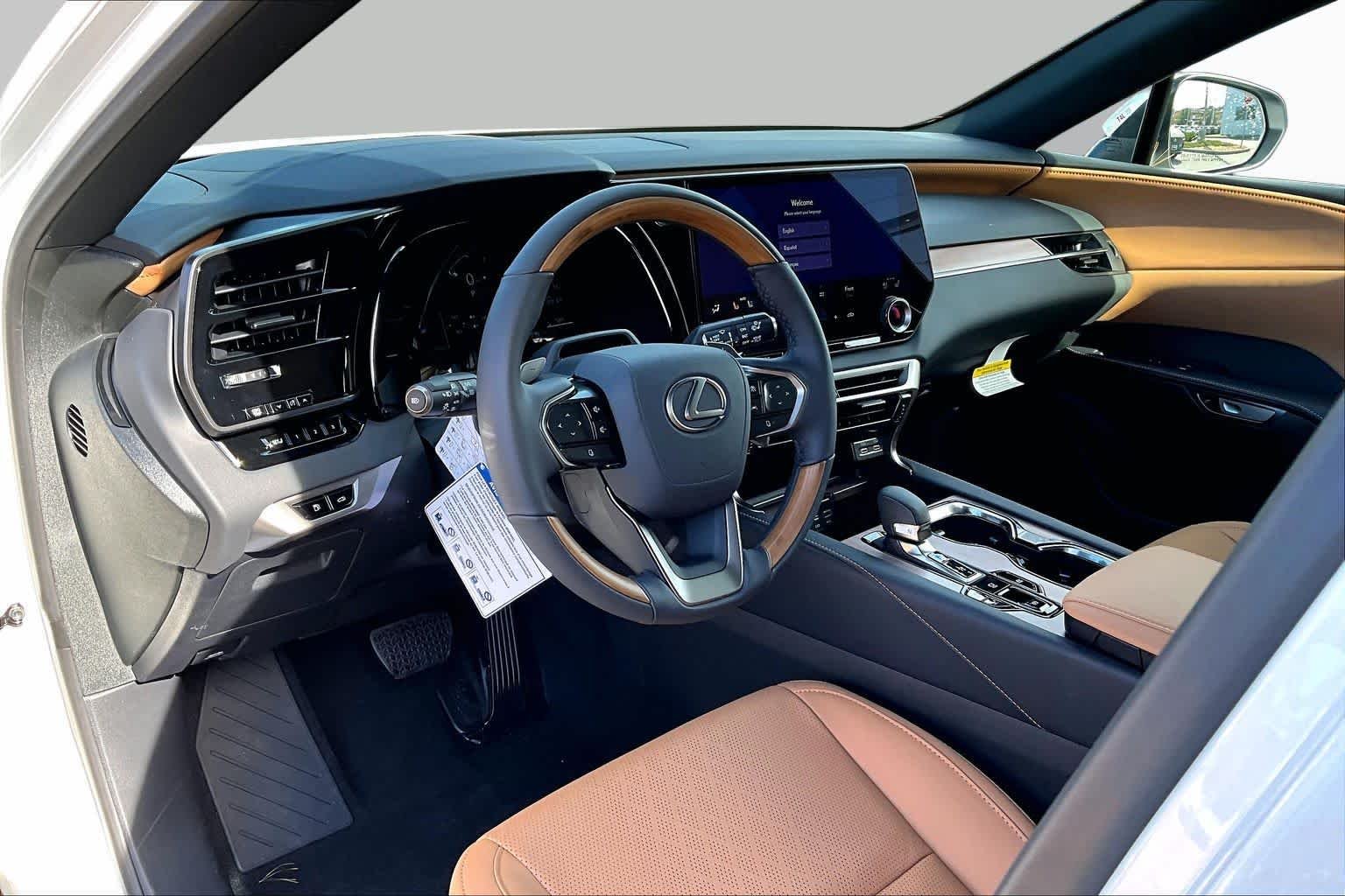 New 2026 Eminent White Pearl Lexus PREMIUM PLUS image 8