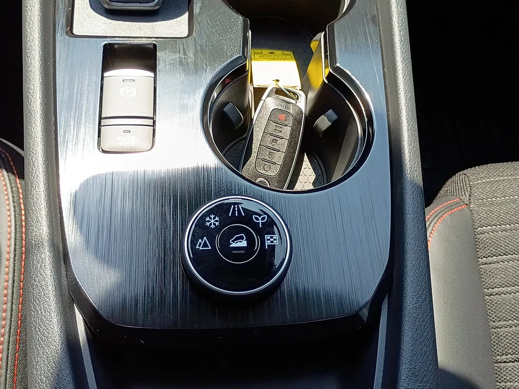 Used 2025 Everest White Pearl Nissan Rock Creek image 23