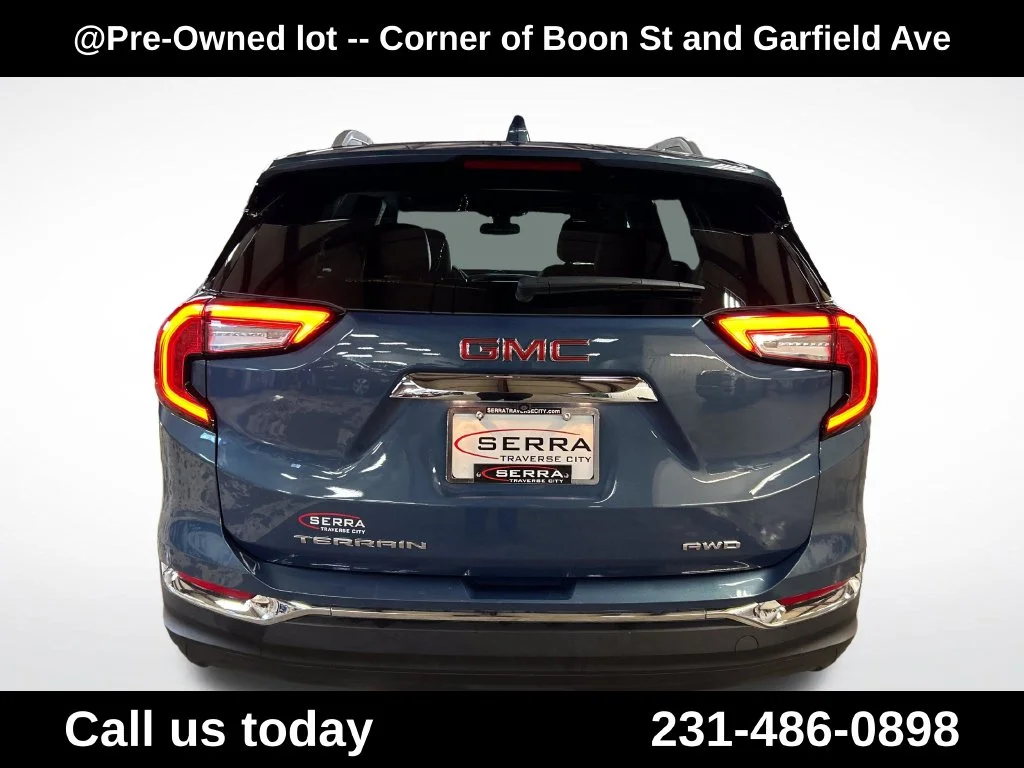 Used 2024 Blue GMC SLT image 4