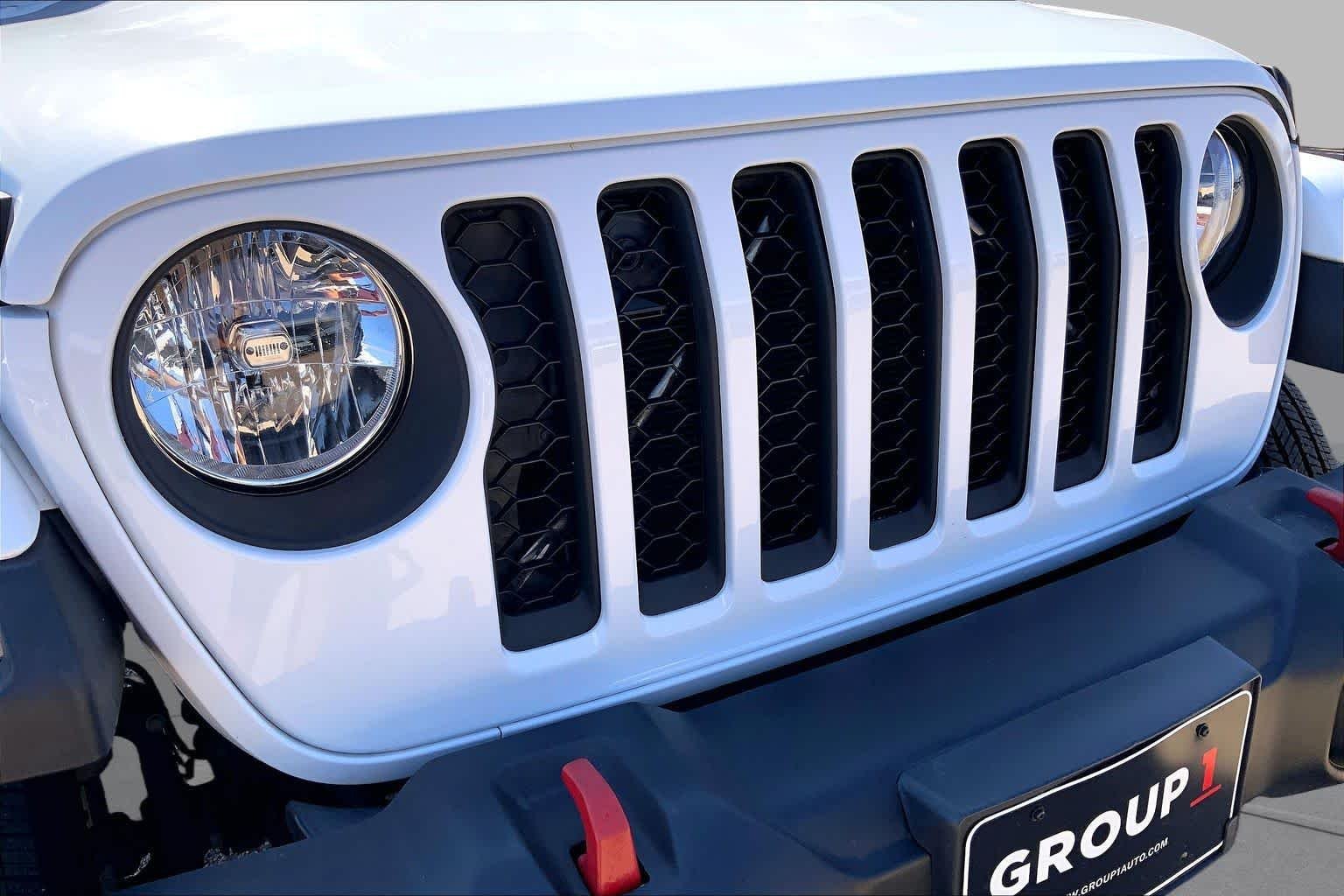 Used 2022 Bright White Clearcoat Jeep Overland image 59