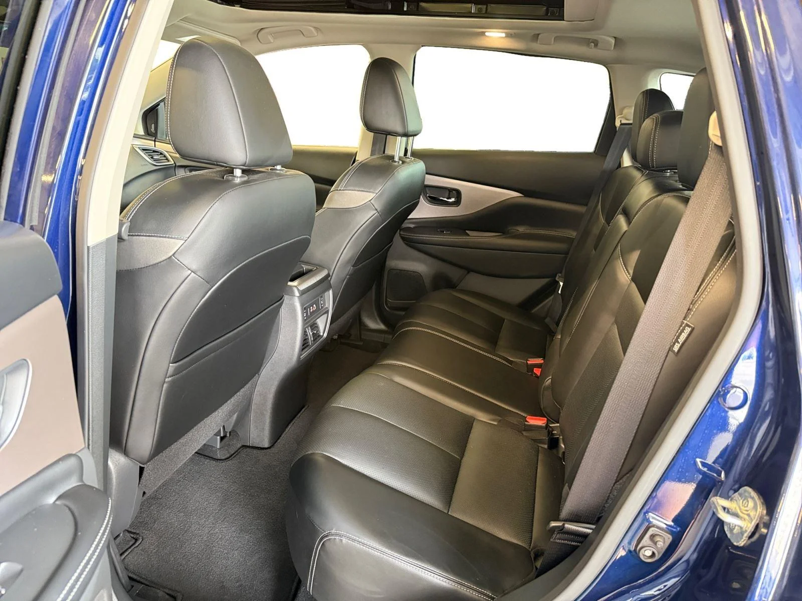 Used 2024  Nissan SL image 19